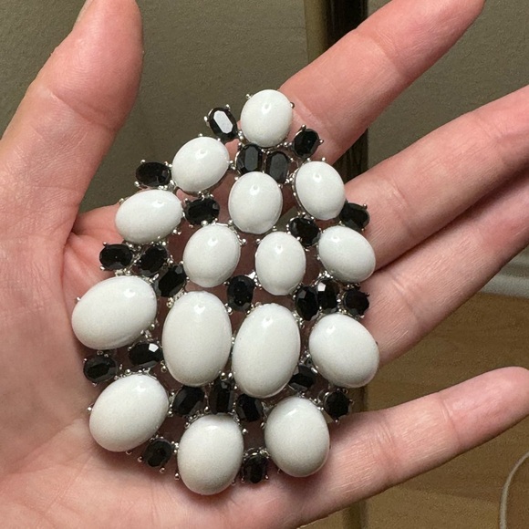 Black and White Large Costume Pear-Shaped Brooch/Pin/Pendant, Marked H. W China - Picture 1 of 8